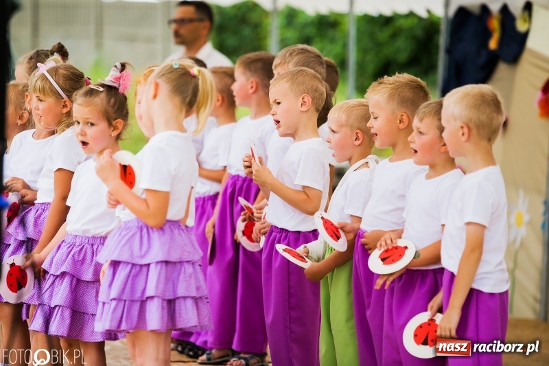 Zdjęcie w galerii na portalu naszraciborz.pl: Festyn rodzinny z Kopciuszkiem w Studziennej wiadomości z regionu