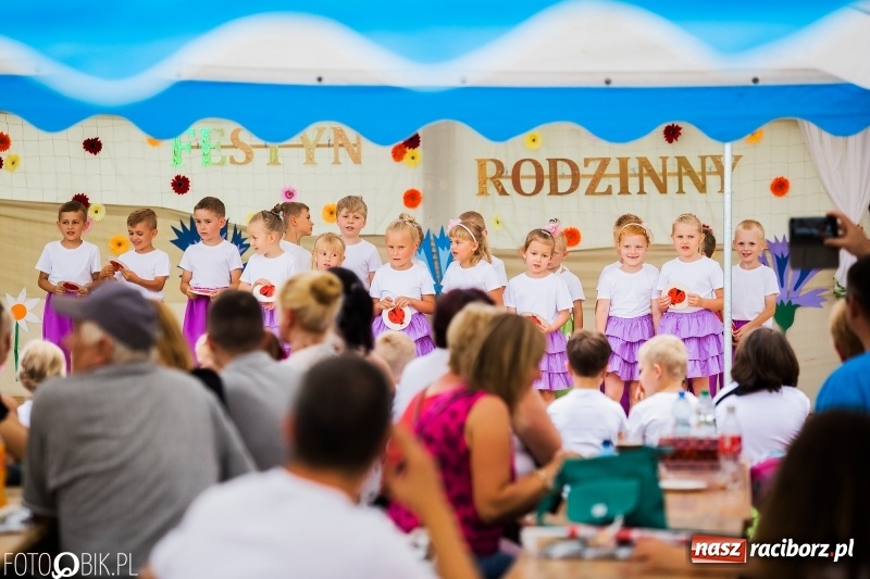 Zdjęcie w galerii na portalu naszraciborz.pl: Festyn rodzinny z Kopciuszkiem w Studziennej wiadomości z regionu