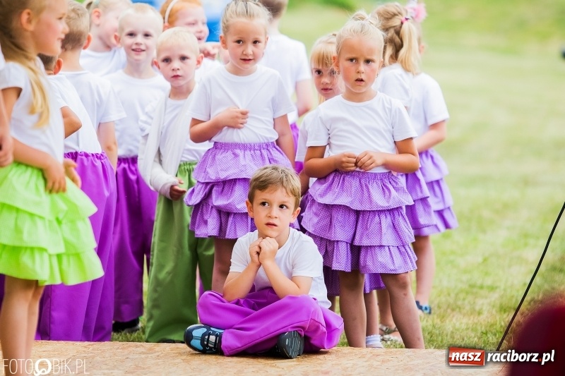 Zdjęcie w galerii na portalu naszraciborz.pl: Festyn rodzinny z Kopciuszkiem w Studziennej wiadomości z regionu