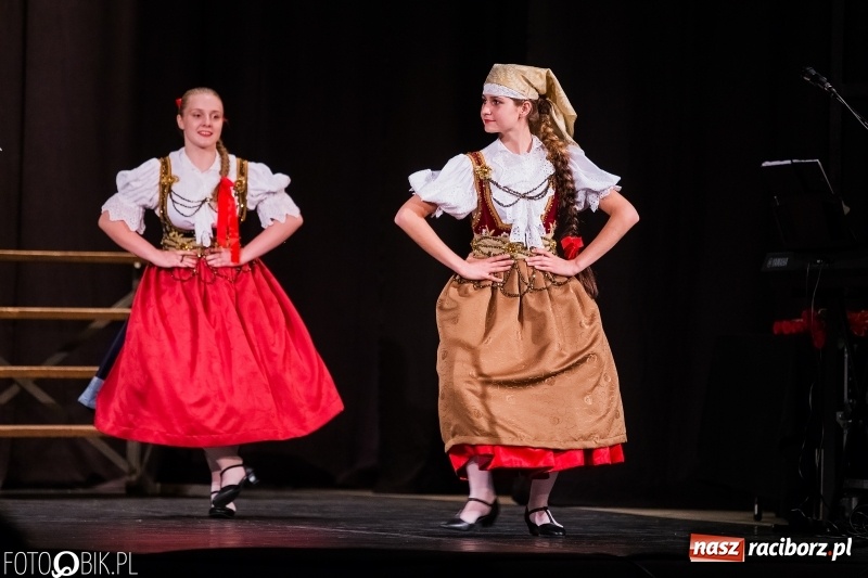 Zdjęcie w galerii na portalu naszraciborz.pl: XXV Trojok Śląski na deskach sceny DK Strzecha wiadomości z regionu