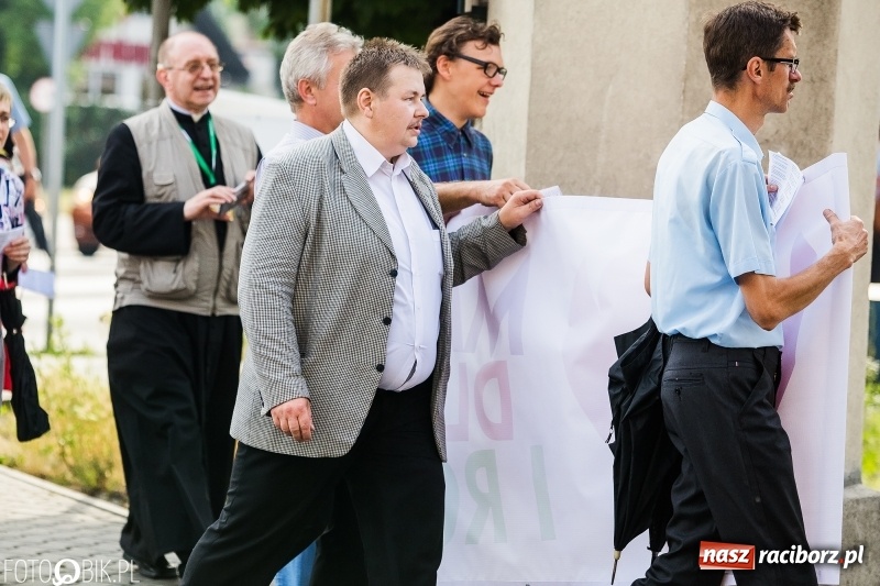 Zdjęcie w galerii na portalu naszraciborz.pl: Polska Rodziną Silna! Raciborski Marsz dla Życia i Rodziny WIDEO wiadomości z regionu