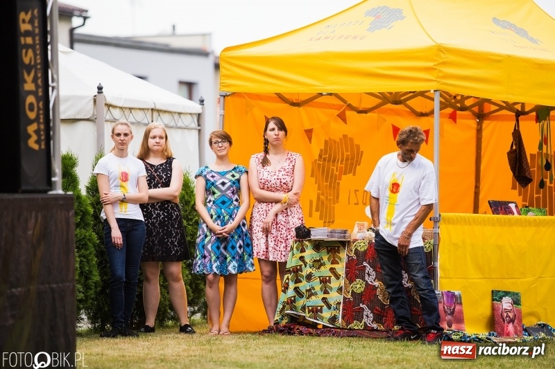 Zdjęcie w galerii na portalu naszraciborz.pl: Koncert Uwielbienia przy kościele św. Mikołaja wiadomości z regionu