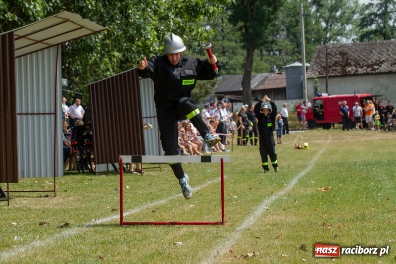 Zdjęcie w galerii na portalu naszraciborz.pl: Krzanowice zgarnęły wszystko. Gminne zawody sportowo-pożarnicze w Bojanowie wiadomości z regionu