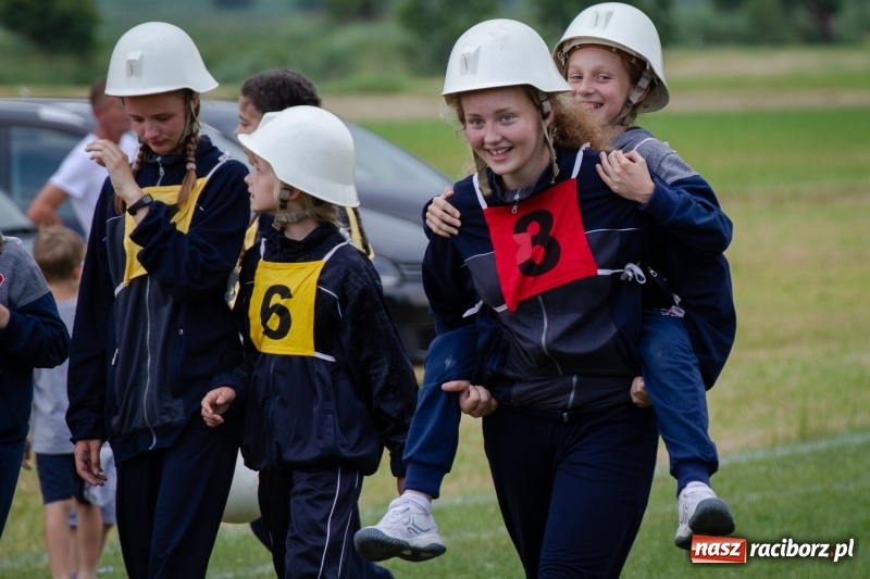 Zdjęcie w galerii na portalu naszraciborz.pl: Krzanowice zgarnęły wszystko. Gminne zawody sportowo-pożarnicze w Bojanowie wiadomości z regionu
