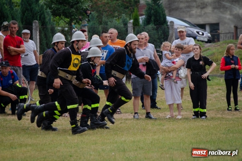 Zdjęcie w galerii na portalu naszraciborz.pl: Krzanowice zgarnęły wszystko. Gminne zawody sportowo-pożarnicze w Bojanowie wiadomości z regionu