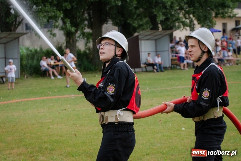 Zdjęcie w galerii na portalu naszraciborz.pl: Krzanowice zgarnęły wszystko. Gminne zawody sportowo-pożarnicze w Bojanowie wiadomości z regionu