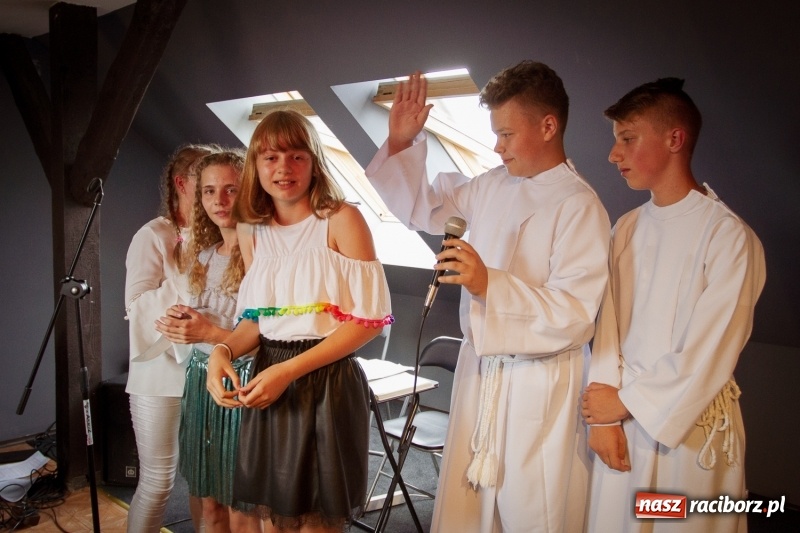 Zdjęcie w galerii na portalu naszraciborz.pl: Beztalencie i Hipnoza - dwie komediowe premiery w Pietraszynie  wiadomości z regionu