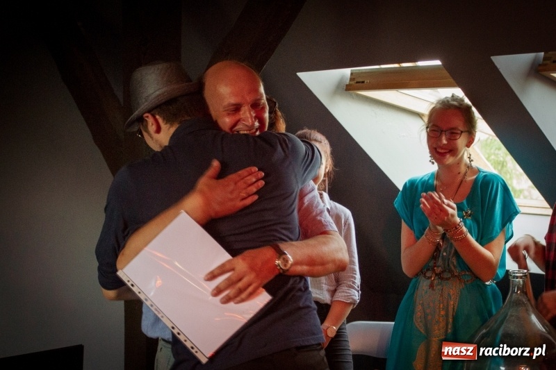 Zdjęcie w galerii na portalu naszraciborz.pl: Beztalencie i Hipnoza - dwie komediowe premiery w Pietraszynie  wiadomości z regionu