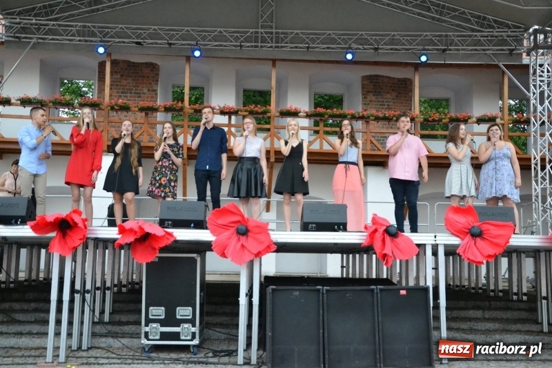 Zdjęcie w galerii na portalu naszraciborz.pl: I edycja Święta Powiatu Raciborskiego na Zamku Piastowskim za nami wiadomości z regionu