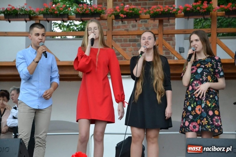 Zdjęcie w galerii na portalu naszraciborz.pl: I edycja Święta Powiatu Raciborskiego na Zamku Piastowskim za nami wiadomości z regionu