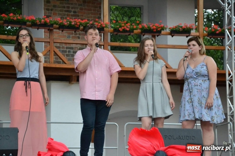 Zdjęcie w galerii na portalu naszraciborz.pl: I edycja Święta Powiatu Raciborskiego na Zamku Piastowskim za nami wiadomości z regionu