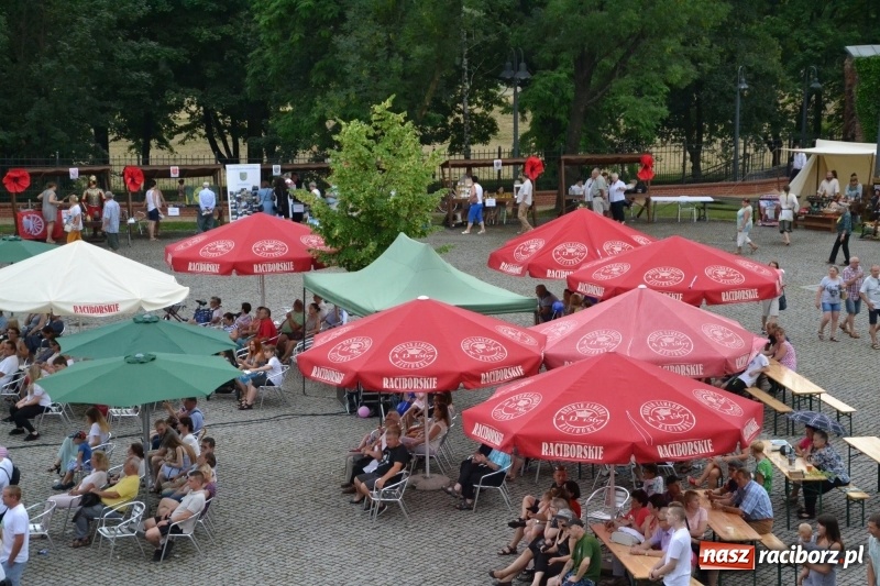 Zdjęcie w galerii na portalu naszraciborz.pl: I edycja Święta Powiatu Raciborskiego na Zamku Piastowskim za nami wiadomości z regionu