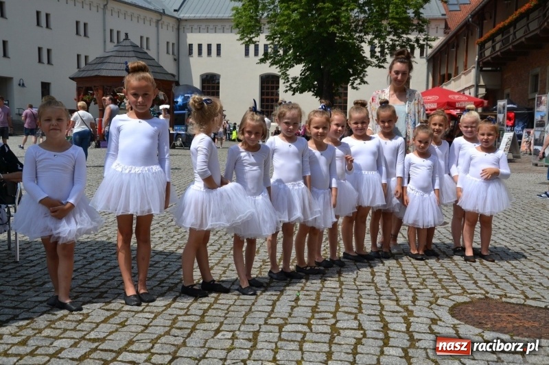 Zdjęcie w galerii na portalu naszraciborz.pl: I edycja Święta Powiatu Raciborskiego na Zamku Piastowskim za nami wiadomości z regionu