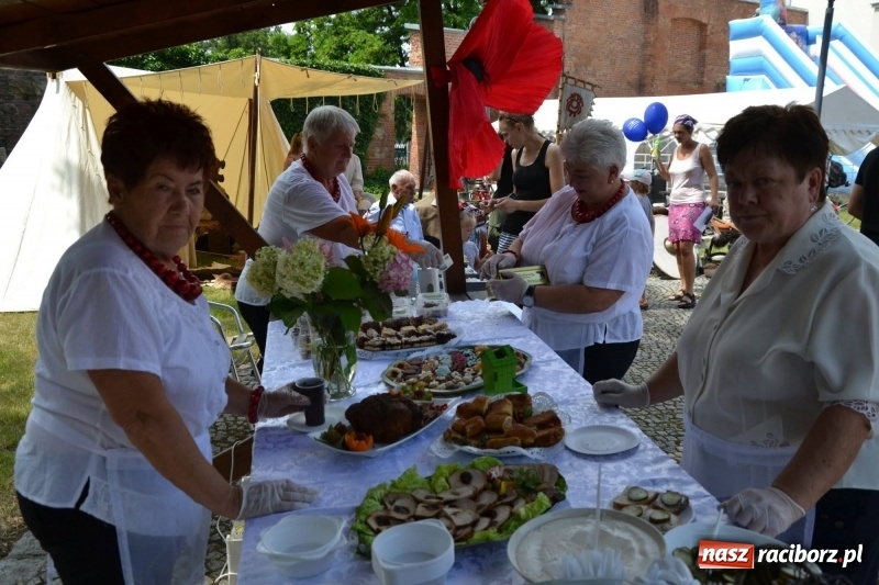 Zdjęcie w galerii na portalu naszraciborz.pl: I edycja Święta Powiatu Raciborskiego na Zamku Piastowskim za nami wiadomości z regionu