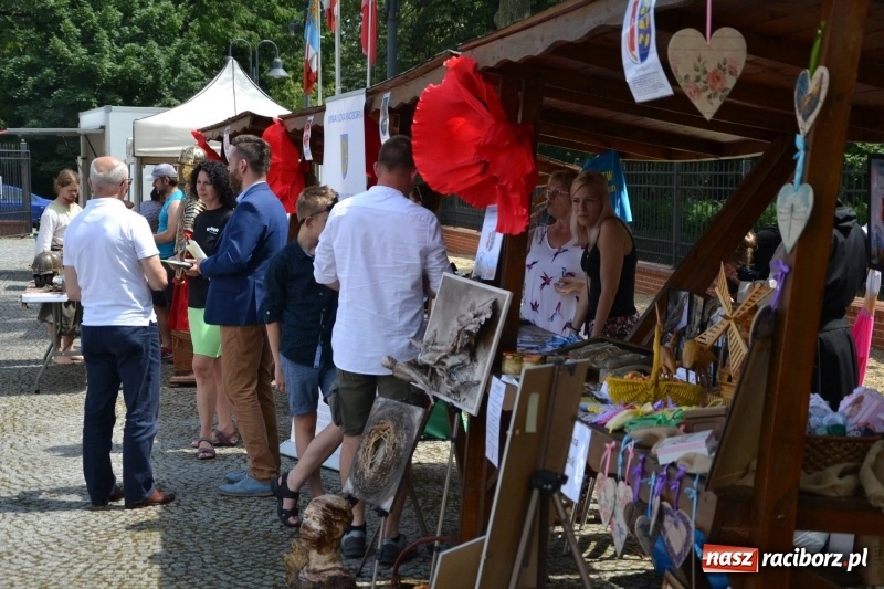 Zdjęcie w galerii na portalu naszraciborz.pl: I edycja Święta Powiatu Raciborskiego na Zamku Piastowskim za nami wiadomości z regionu