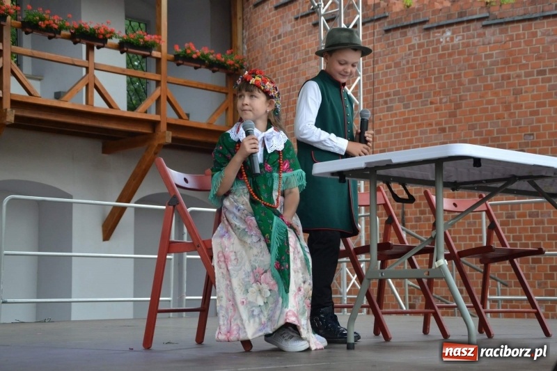 Zdjęcie w galerii na portalu naszraciborz.pl: I edycja Święta Powiatu Raciborskiego na Zamku Piastowskim za nami wiadomości z regionu