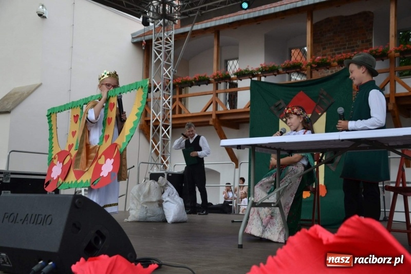 Zdjęcie w galerii na portalu naszraciborz.pl: I edycja Święta Powiatu Raciborskiego na Zamku Piastowskim za nami wiadomości z regionu