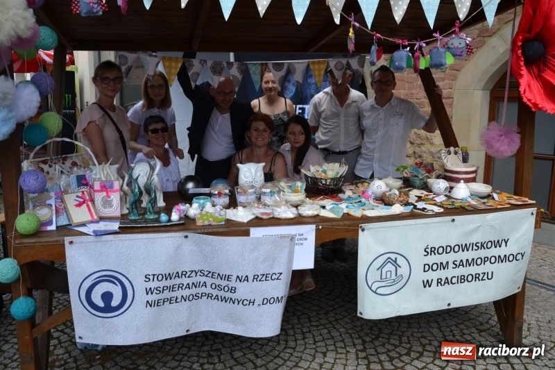 Zdjęcie w galerii na portalu naszraciborz.pl: I edycja Święta Powiatu Raciborskiego na Zamku Piastowskim za nami wiadomości z regionu