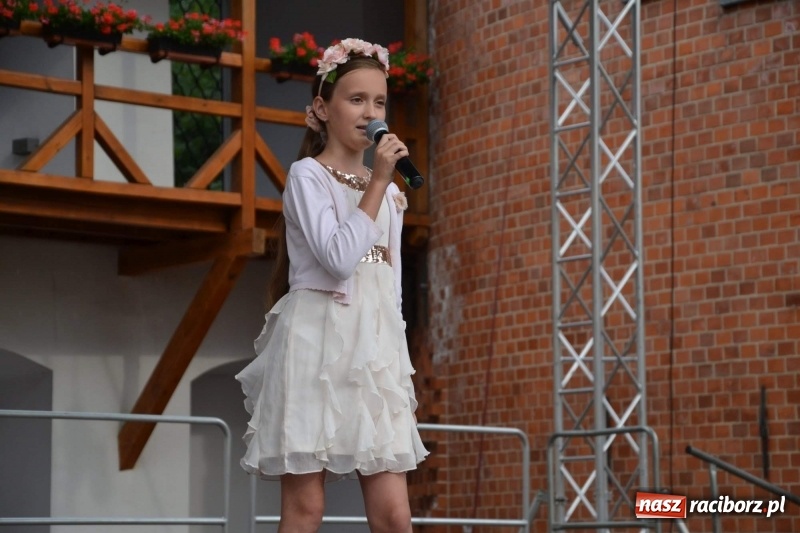 Zdjęcie w galerii na portalu naszraciborz.pl: I edycja Święta Powiatu Raciborskiego na Zamku Piastowskim za nami wiadomości z regionu