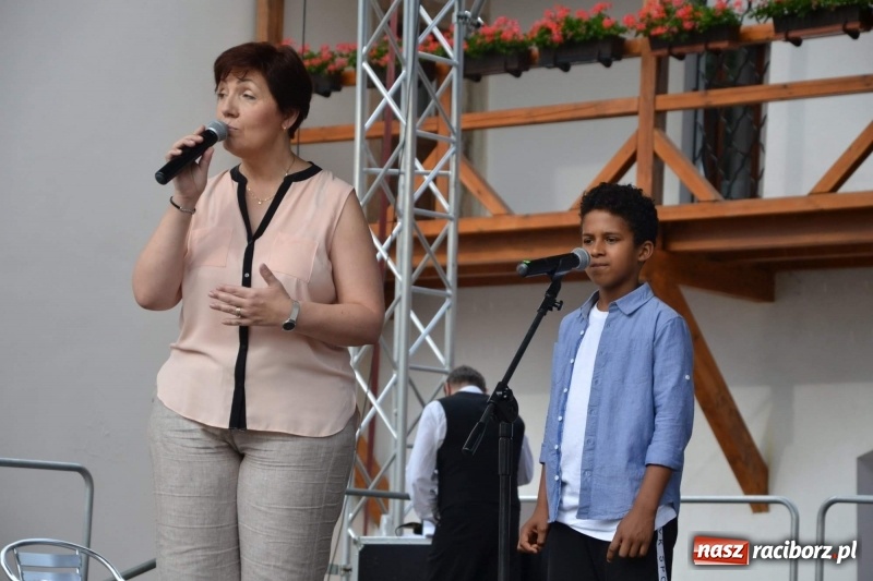 Zdjęcie w galerii na portalu naszraciborz.pl: I edycja Święta Powiatu Raciborskiego na Zamku Piastowskim za nami wiadomości z regionu