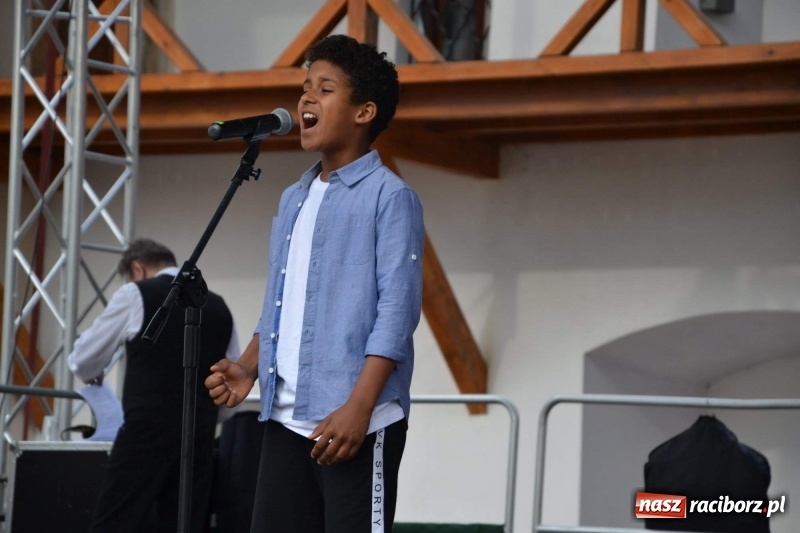 Zdjęcie w galerii na portalu naszraciborz.pl: I edycja Święta Powiatu Raciborskiego na Zamku Piastowskim za nami wiadomości z regionu