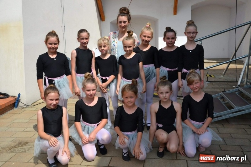 Zdjęcie w galerii na portalu naszraciborz.pl: I edycja Święta Powiatu Raciborskiego na Zamku Piastowskim za nami wiadomości z regionu