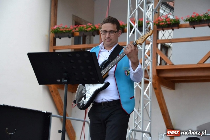 Zdjęcie w galerii na portalu naszraciborz.pl: I edycja Święta Powiatu Raciborskiego na Zamku Piastowskim za nami wiadomości z regionu
