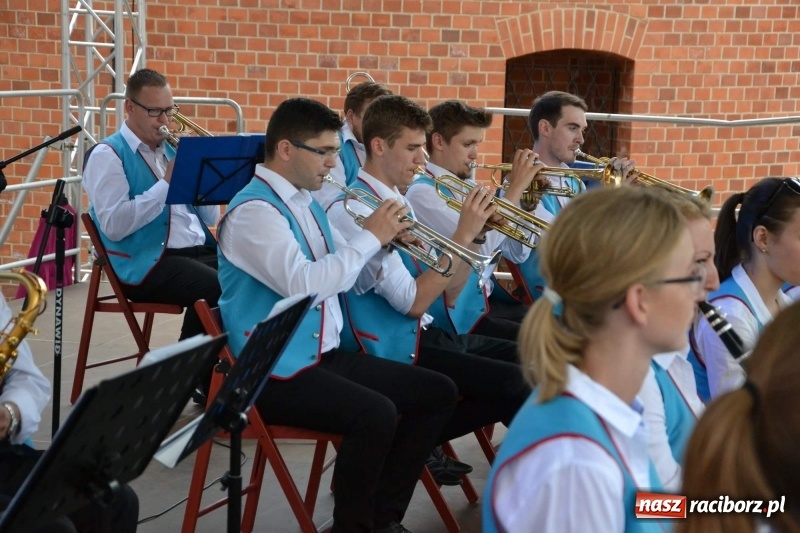 Zdjęcie w galerii na portalu naszraciborz.pl: I edycja Święta Powiatu Raciborskiego na Zamku Piastowskim za nami wiadomości z regionu