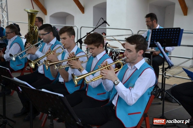 Zdjęcie w galerii na portalu naszraciborz.pl: I edycja Święta Powiatu Raciborskiego na Zamku Piastowskim za nami wiadomości z regionu