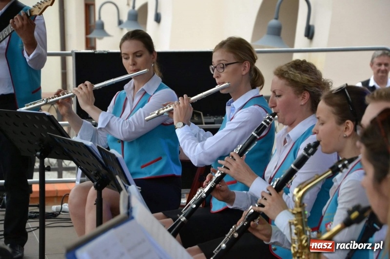 Zdjęcie w galerii na portalu naszraciborz.pl: I edycja Święta Powiatu Raciborskiego na Zamku Piastowskim za nami wiadomości z regionu