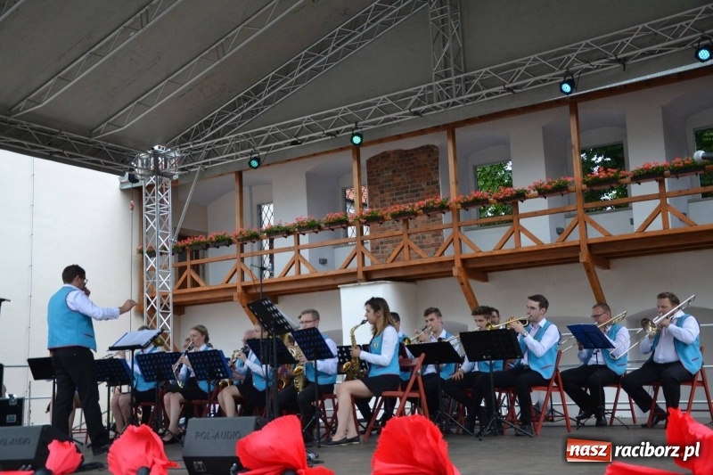 Zdjęcie w galerii na portalu naszraciborz.pl: I edycja Święta Powiatu Raciborskiego na Zamku Piastowskim za nami wiadomości z regionu