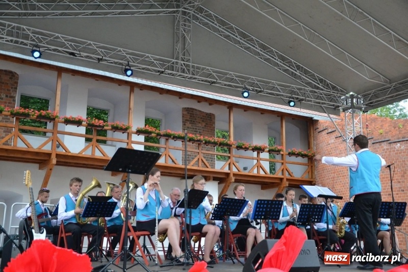 Zdjęcie w galerii na portalu naszraciborz.pl: I edycja Święta Powiatu Raciborskiego na Zamku Piastowskim za nami wiadomości z regionu