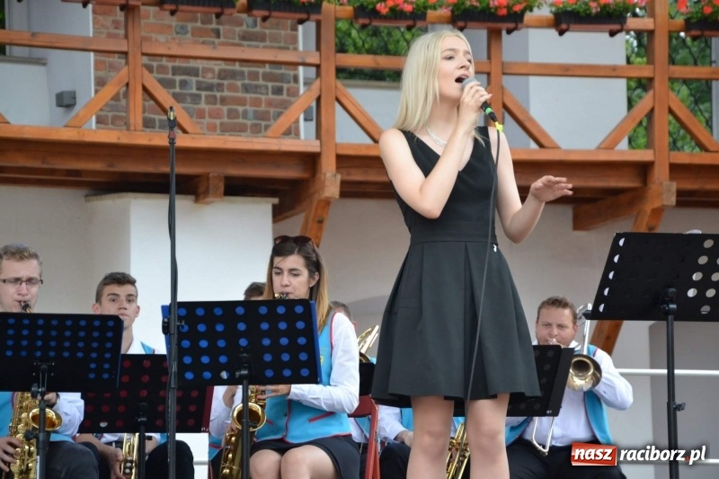 Zdjęcie w galerii na portalu naszraciborz.pl: I edycja Święta Powiatu Raciborskiego na Zamku Piastowskim za nami wiadomości z regionu