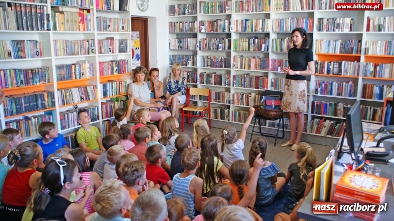 Zdjęcie w galerii na portalu naszraciborz.pl: Melania Kapelusz była gościem filii bibliotecznej w Markowicach wiadomości z regionu