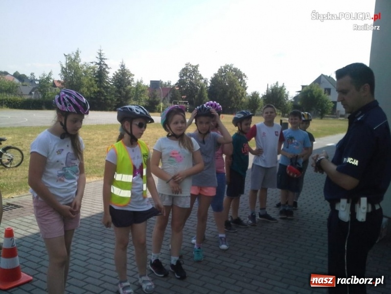 Zdjęcie w galerii na portalu naszraciborz.pl: Młodzi raciborzanie zdali egzamin na pierwsze prawo jazdy wiadomości z regionu