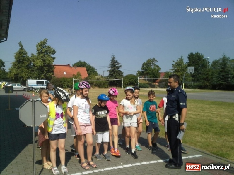 Zdjęcie w galerii na portalu naszraciborz.pl: Młodzi raciborzanie zdali egzamin na pierwsze prawo jazdy wiadomości z regionu