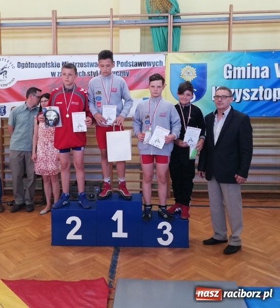 Zdjęcie w galerii na portalu naszraciborz.pl: Medale zapaśników Unii Racibórz na Mistrzostwach Szkół Podstawowych wiadomości z regionu