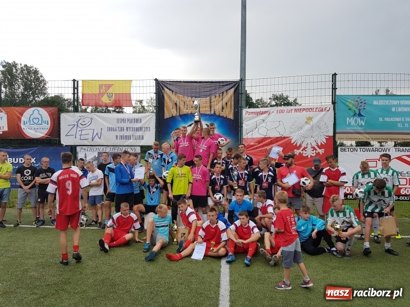 Zdjęcie w galerii na portalu naszraciborz.pl: MOW Rudy Mistrzem Polski w piłce nożnej wiadomości z regionu