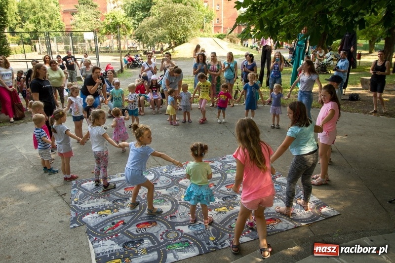 Zdjęcie w galerii na portalu naszraciborz.pl: II Piknik Sąsiedzki w Parku Jordanowskim  wiadomości z regionu