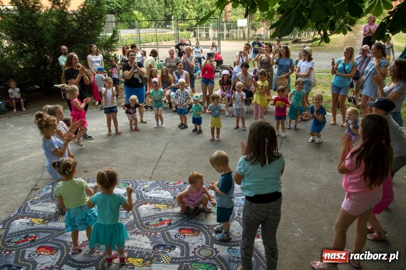 Zdjęcie w galerii na portalu naszraciborz.pl: II Piknik Sąsiedzki w Parku Jordanowskim  wiadomości z regionu