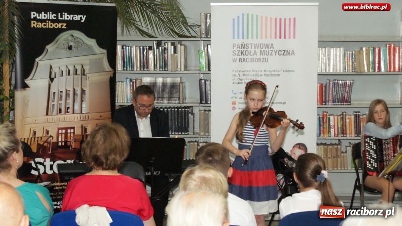 Zdjęcie w galerii na portalu naszraciborz.pl: Noc bibliotek: Kresowiacy na ziemi raciborskiej wiadomości z regionu