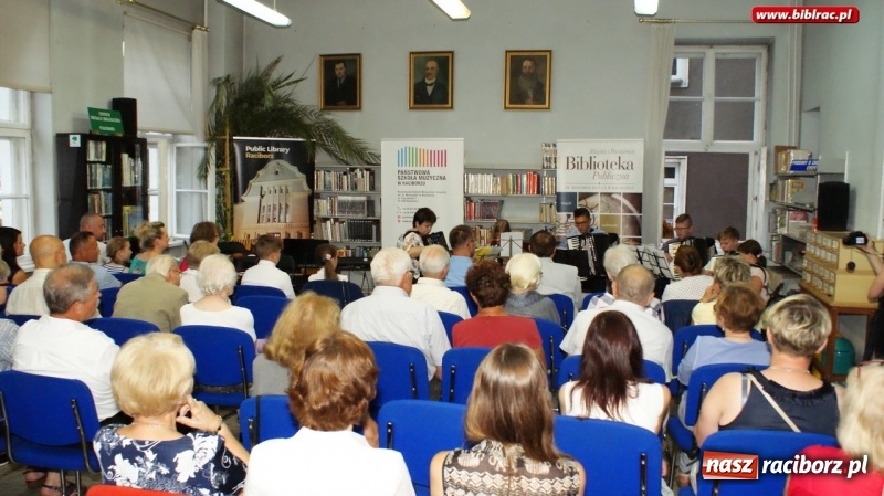 Zdjęcie w galerii na portalu naszraciborz.pl: Noc bibliotek: Kresowiacy na ziemi raciborskiej wiadomości z regionu