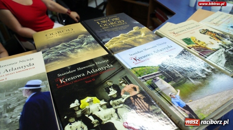 Zdjęcie w galerii na portalu naszraciborz.pl: Noc bibliotek: Kresowiacy na ziemi raciborskiej wiadomości z regionu