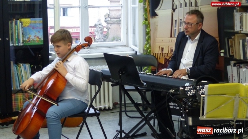 Zdjęcie w galerii na portalu naszraciborz.pl: Noc bibliotek: Kresowiacy na ziemi raciborskiej wiadomości z regionu