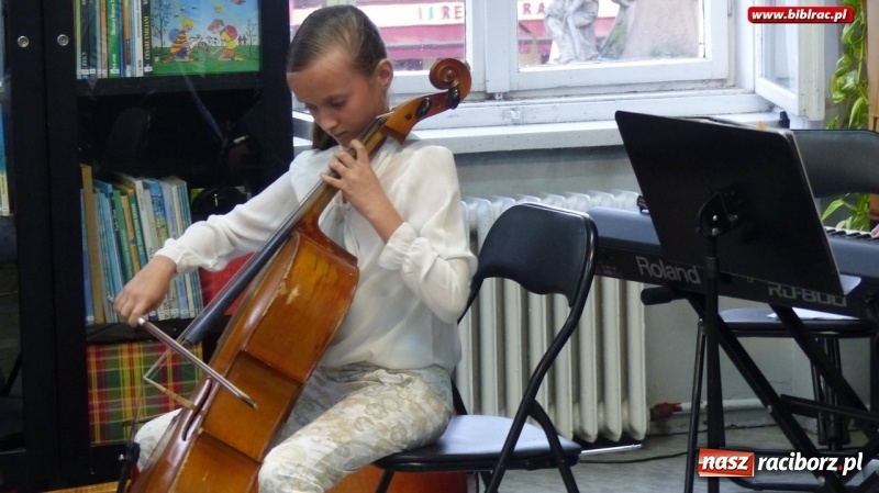 Zdjęcie w galerii na portalu naszraciborz.pl: Noc bibliotek: Kresowiacy na ziemi raciborskiej wiadomości z regionu