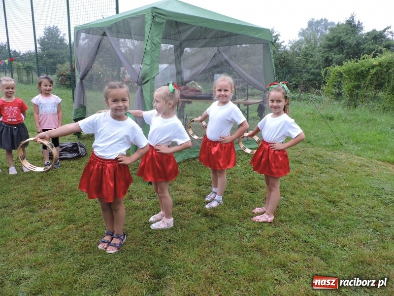 Zdjęcie w galerii na portalu naszraciborz.pl: Wiwat zdrowie, wiwat ruch, w zdrowym ciele zdrowy duch, czyli XVI Piknik Sportowy w przedszkolu numer 16 wiadomości z regionu