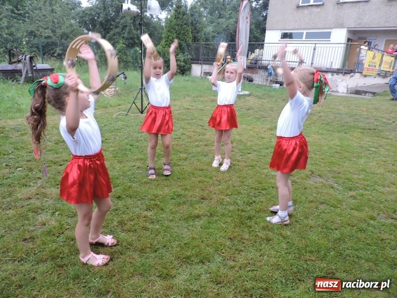 Zdjęcie w galerii na portalu naszraciborz.pl: Wiwat zdrowie, wiwat ruch, w zdrowym ciele zdrowy duch, czyli XVI Piknik Sportowy w przedszkolu numer 16 wiadomości z regionu