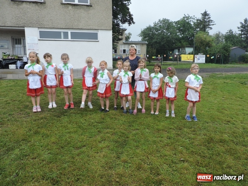 Zdjęcie w galerii na portalu naszraciborz.pl: Wiwat zdrowie, wiwat ruch, w zdrowym ciele zdrowy duch, czyli XVI Piknik Sportowy w przedszkolu numer 16 wiadomości z regionu