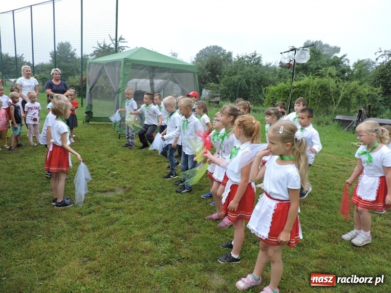 Zdjęcie w galerii na portalu naszraciborz.pl: Wiwat zdrowie, wiwat ruch, w zdrowym ciele zdrowy duch, czyli XVI Piknik Sportowy w przedszkolu numer 16 wiadomości z regionu