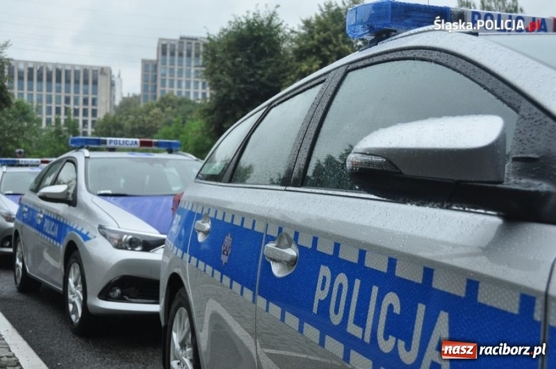 Zdjęcie w galerii na portalu naszraciborz.pl: Raciborska policja przesiada się do toyot z napędem hybrydowym wiadomości z regionu